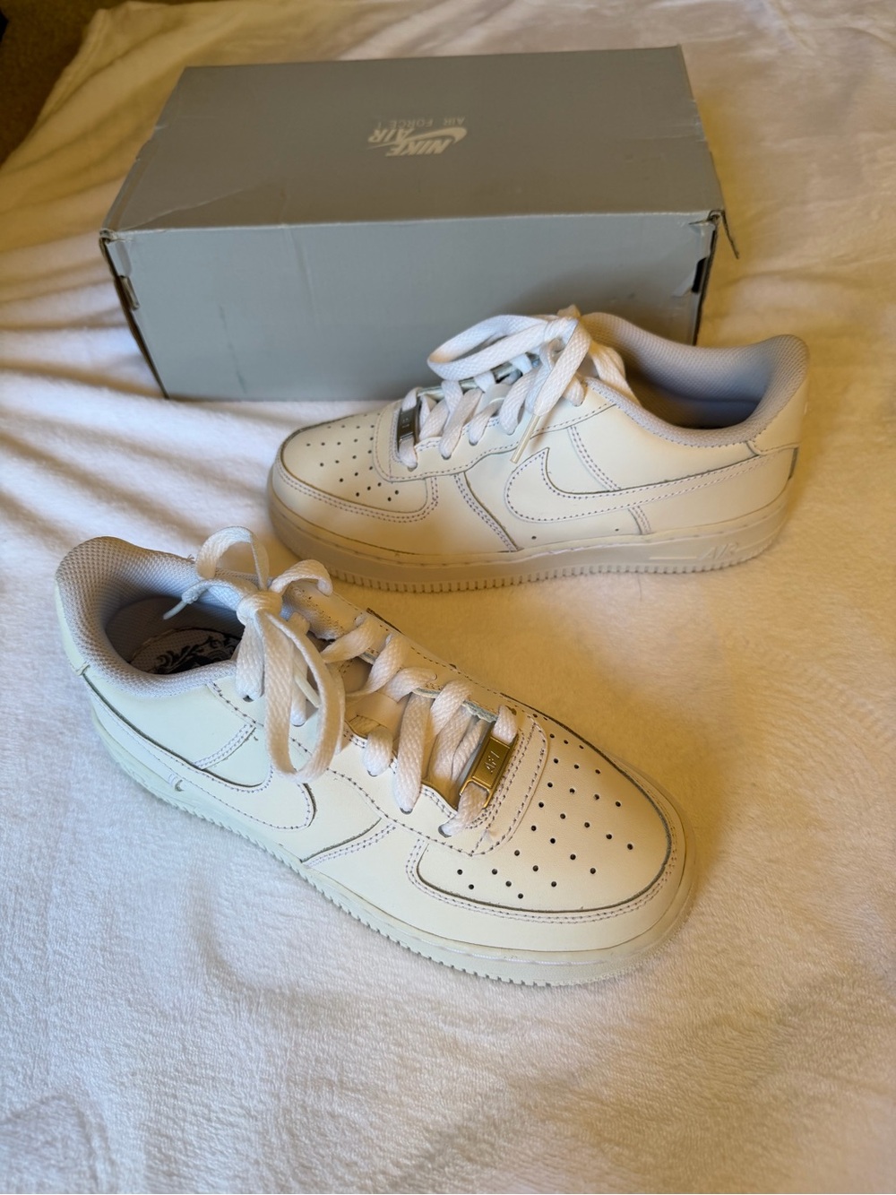 NIB Nike Air Force 1 (GS) size youth 4y/ 5.5 women’s